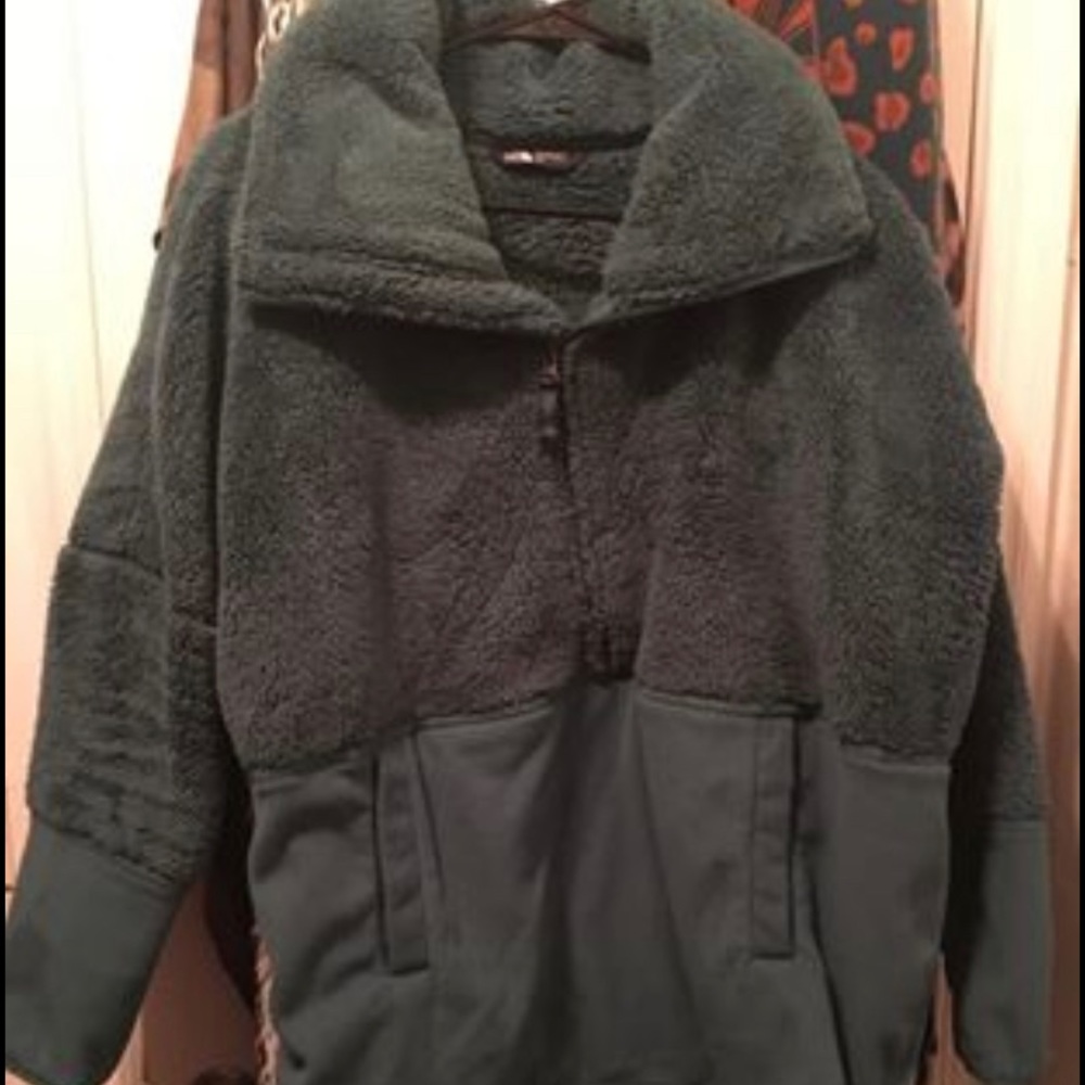 Northface pullover.